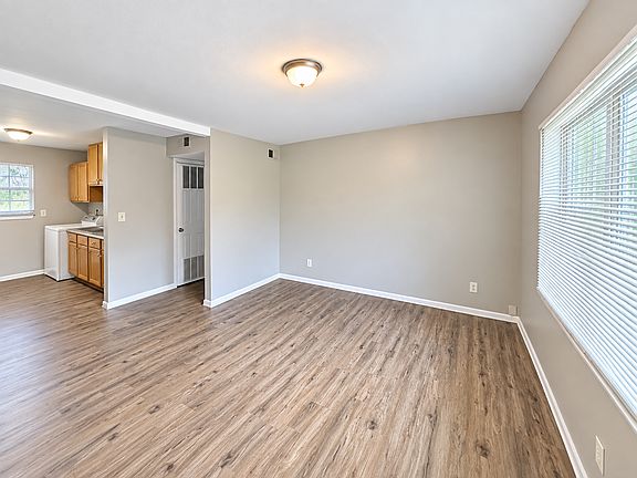 5th image of 1576 20th St N APT D