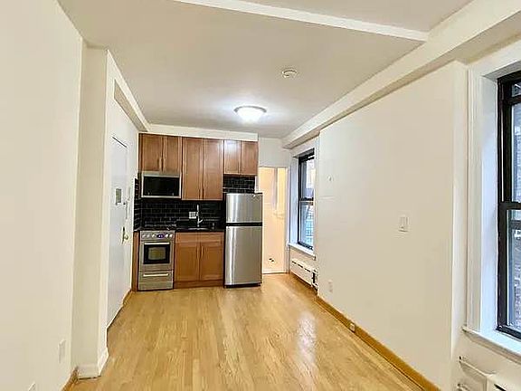 2nd image of 198 Elizabeth St APT 21