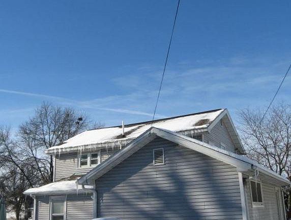 4th image of 112 10th St N #114