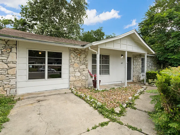 407 Cicero Dr — Photo 2