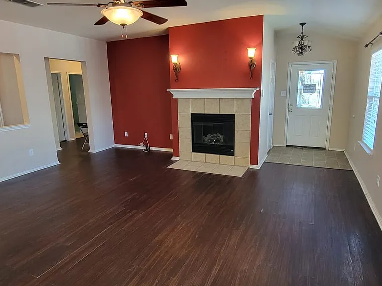 704 International Dr — Photo 3
