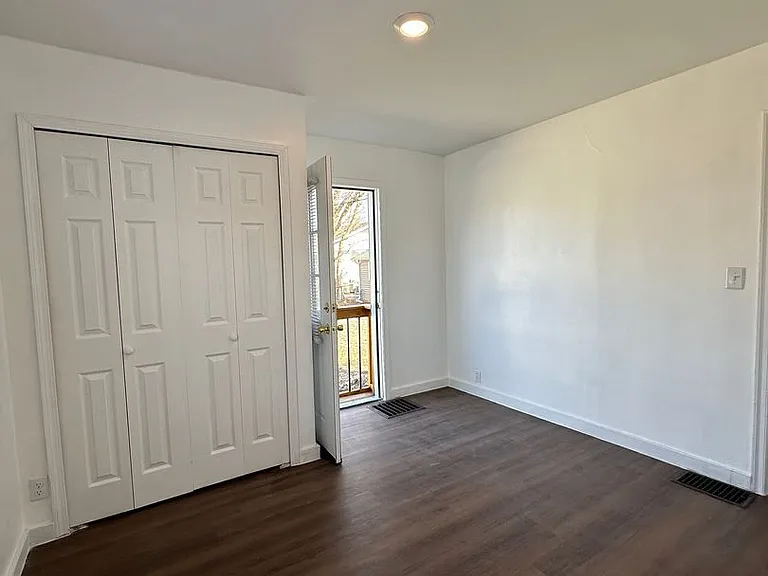 1404 W Bethel Ave — Photo 19