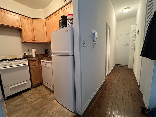 Rented by City Connections Realty | media 9