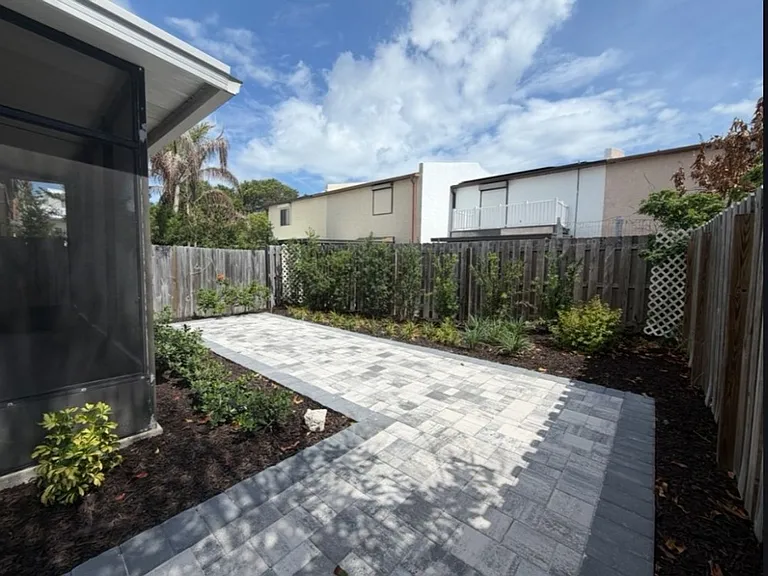 304 Wilson Ave — Photo 42