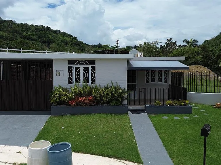 E-20 Calle 4 Santa Rosa — Photo 1