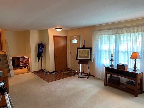 3rd image of 8647 Mayfair Dr
