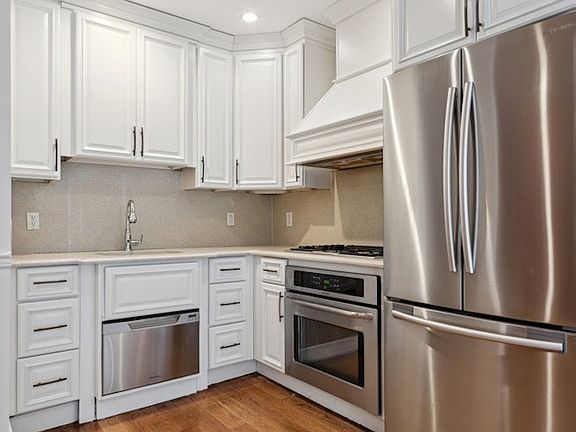 5th image of 319 W 137th St #2