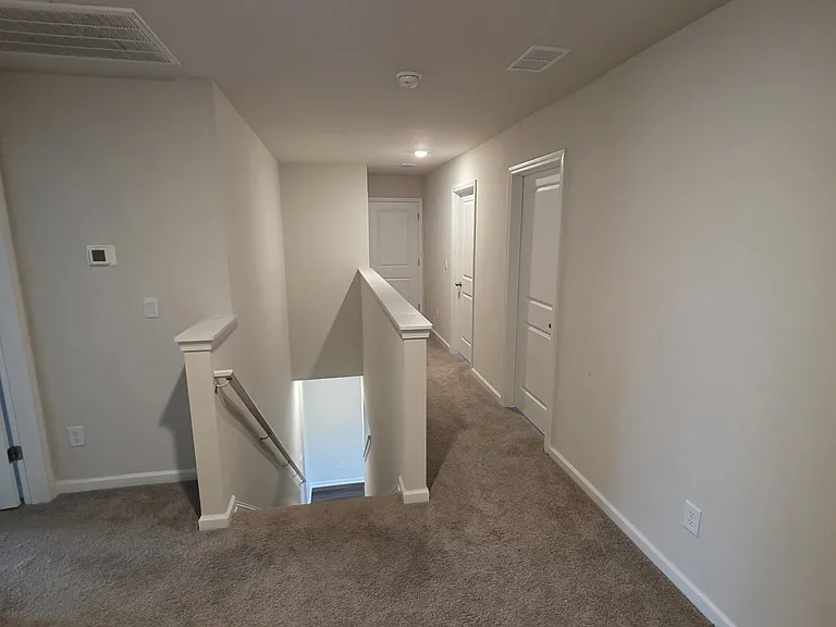 239 Londonshire Dr — Photo 15