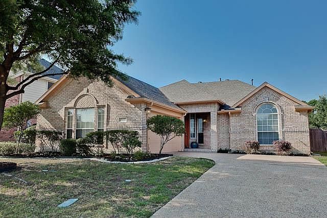 1st image of 10415 Waters Dr