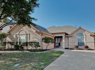 10415 Waters Dr, Irving, TX 75063