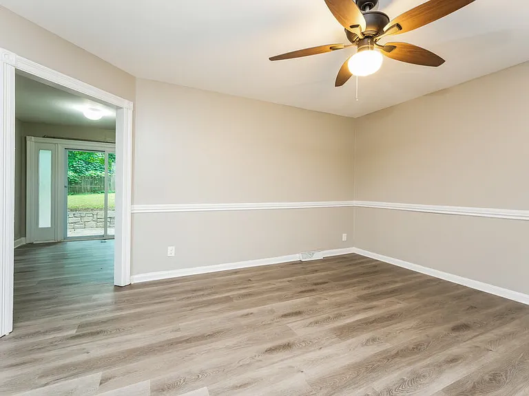 4996 Sheila Ln — Photo 4