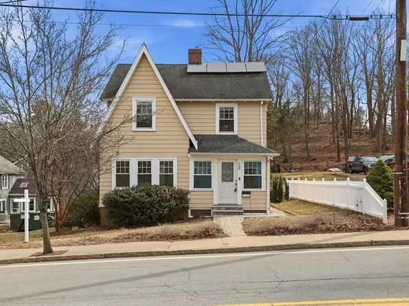 138 Pleasant St, Woburn, MA 01801
