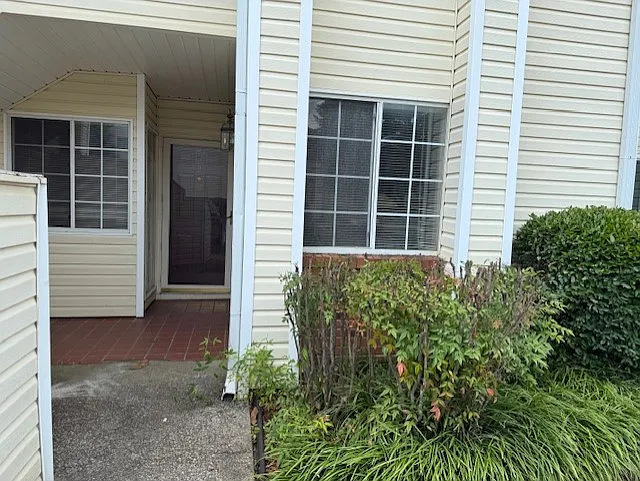 2 bed, 950 sqft, $1,195 — Photo 2