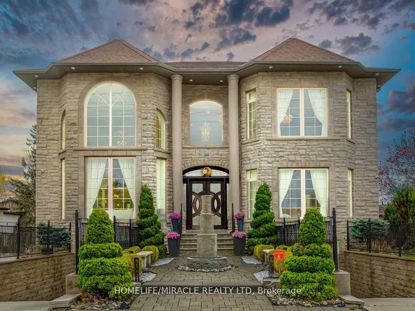 369 Toynevale Rd, Pickering, ON L1W 2G9