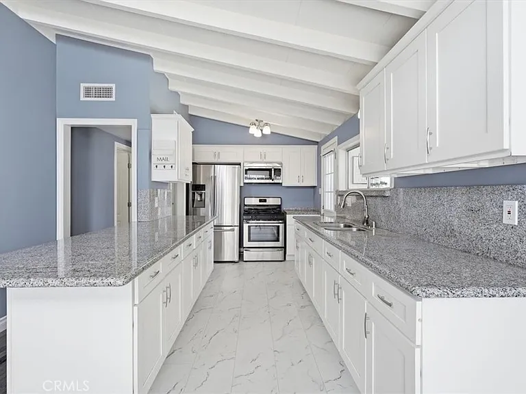 533 S Devon Rd — Photo 5