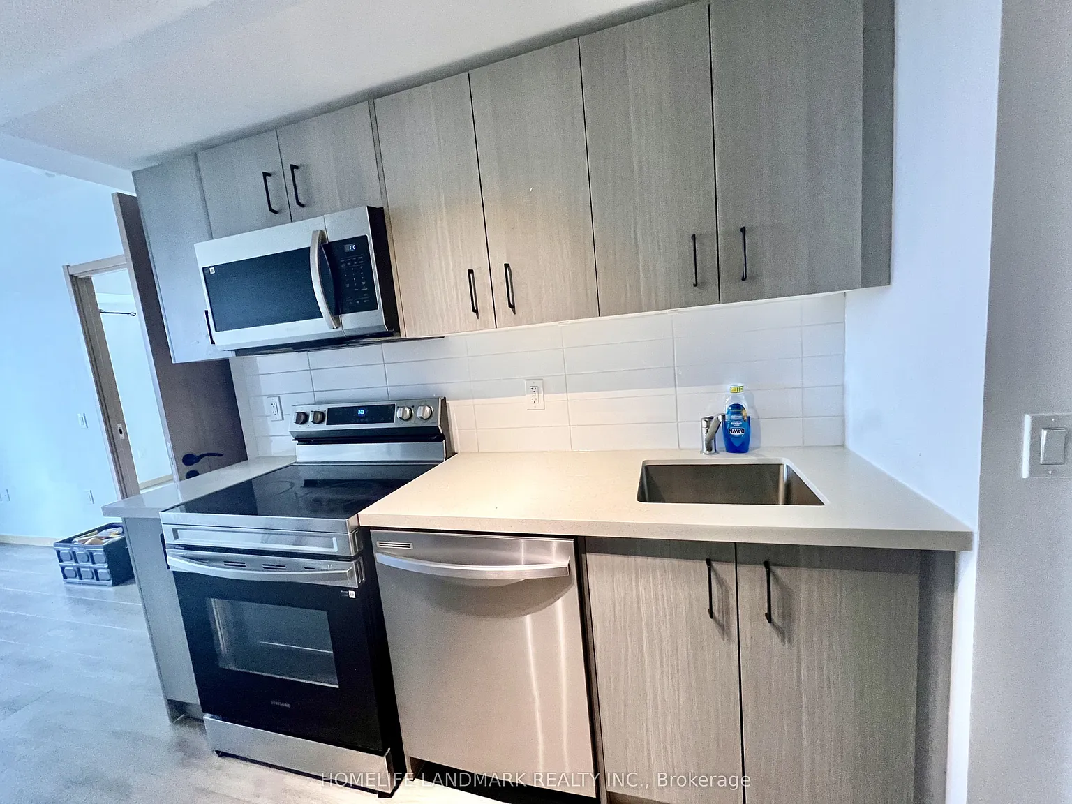 3421 Sheppard Ave E — Photo 3