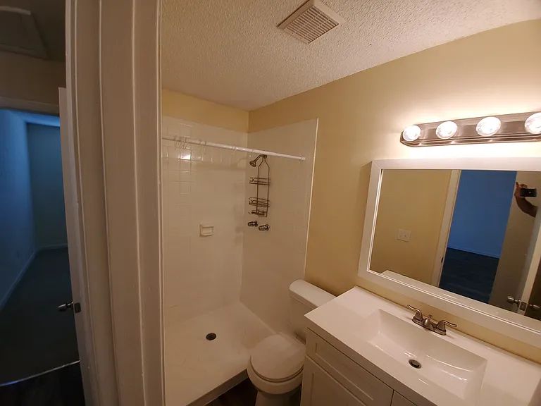 Beachside Apartments — Photo 30