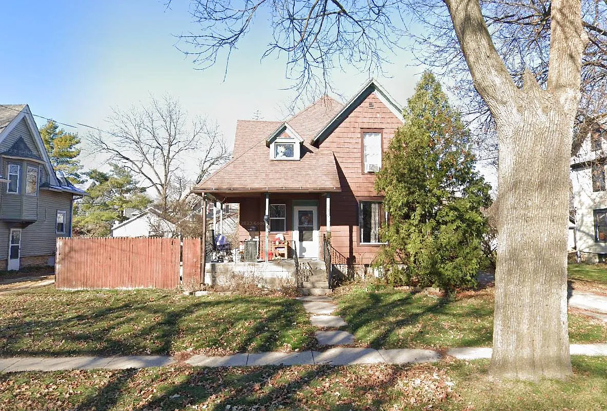 1030 Prairie Ave photo 1