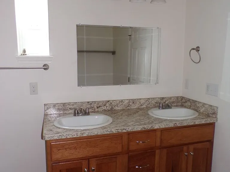 2812 Athens Ct — Photo 11