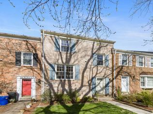 8374 Luce Ct, Springfield, VA 22153