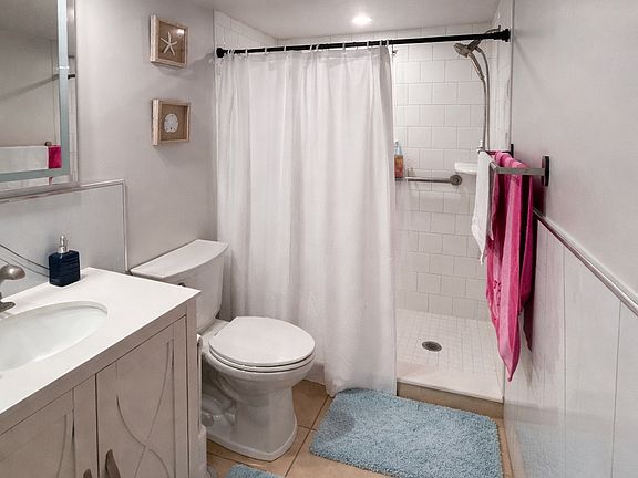 4th image of 8148 Country Rd Unit 105