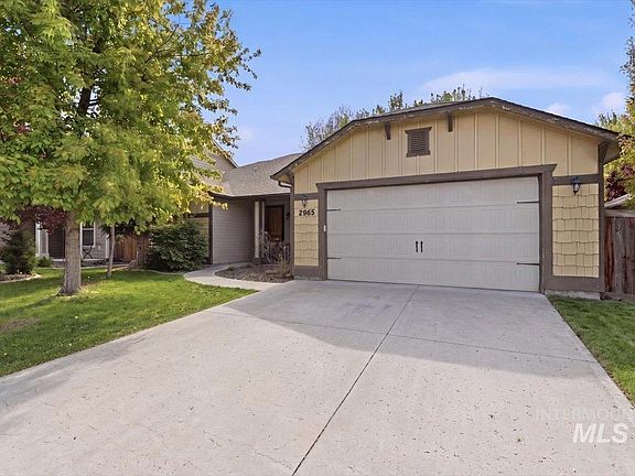 2nd image of 2965 N Centrepoint Way