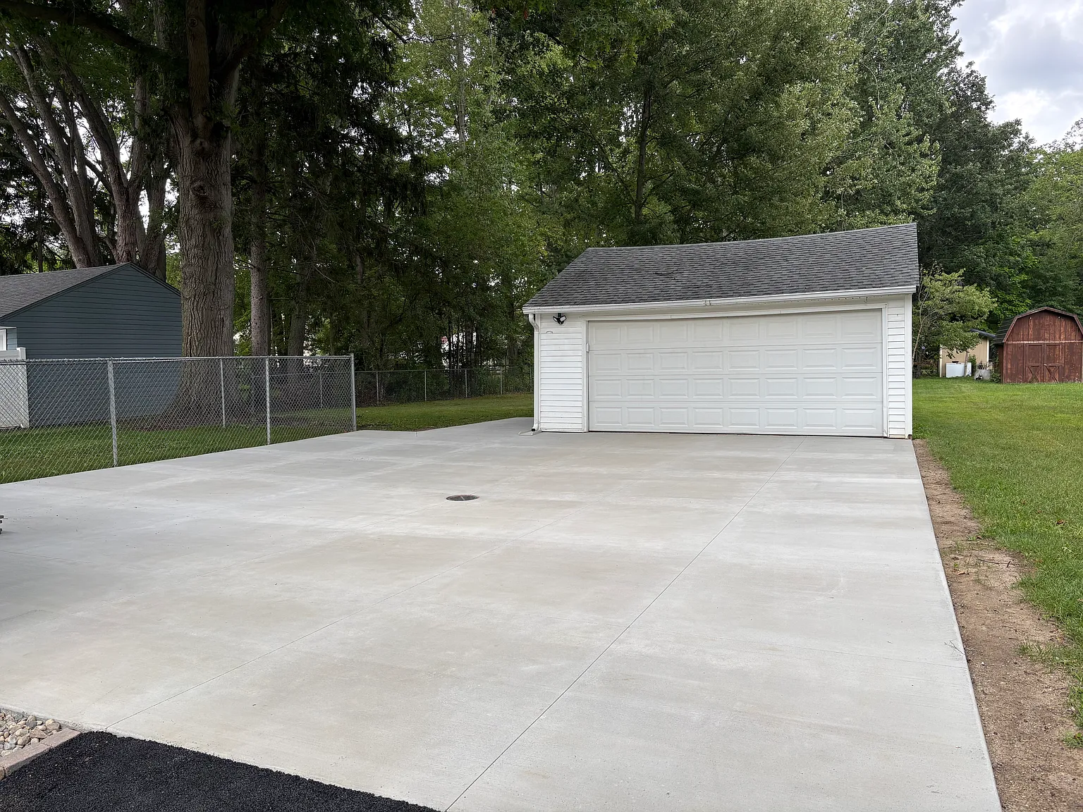 3 bed, 960 sqft, $2,100 — Photo 3