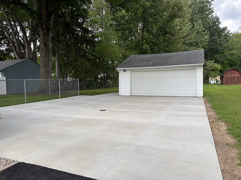 7567 Inland Dr — Photo 3