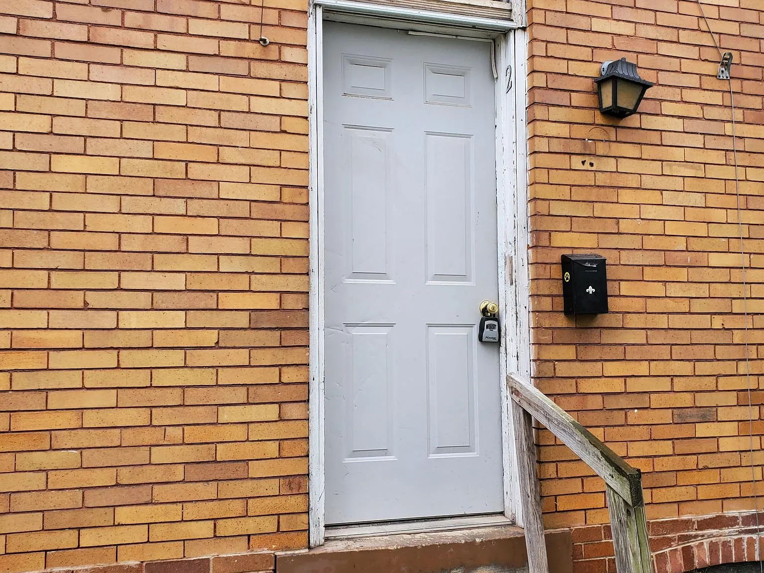 3 bed, 1000 sqft, $695 — Photo 1