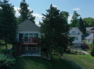 30 N Lake Ave, Fox Lake, IL 60020