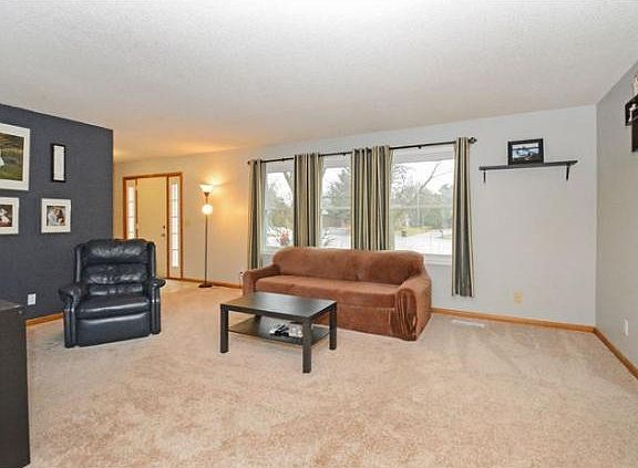 5th image of 3193 Canterbury Cir