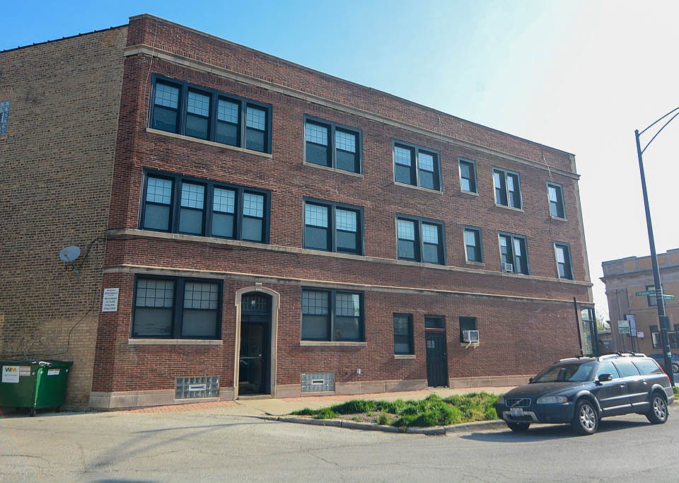 1st image of 4006 W Cullom Ave APT G3