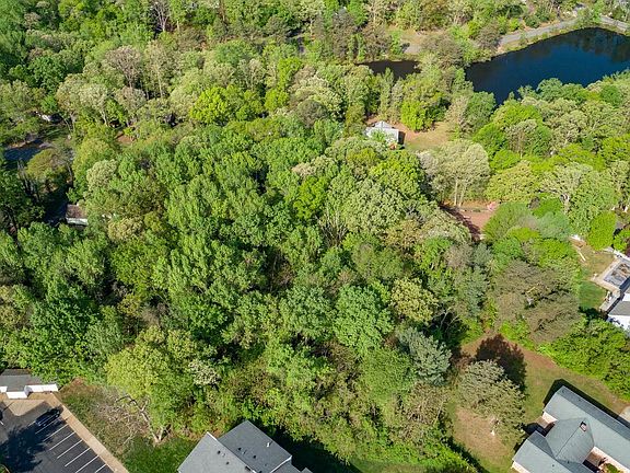 2nd image of 104 Goodloe Dr