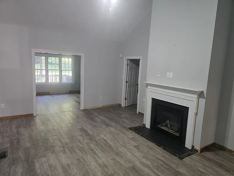 308 Madison Ct — Photo 27