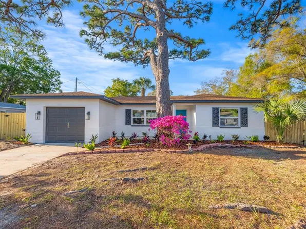 3054 Adrian Ave, Largo, FL 33774