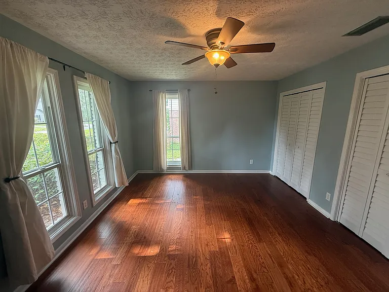 2374 Stafford Dr — Photo 40