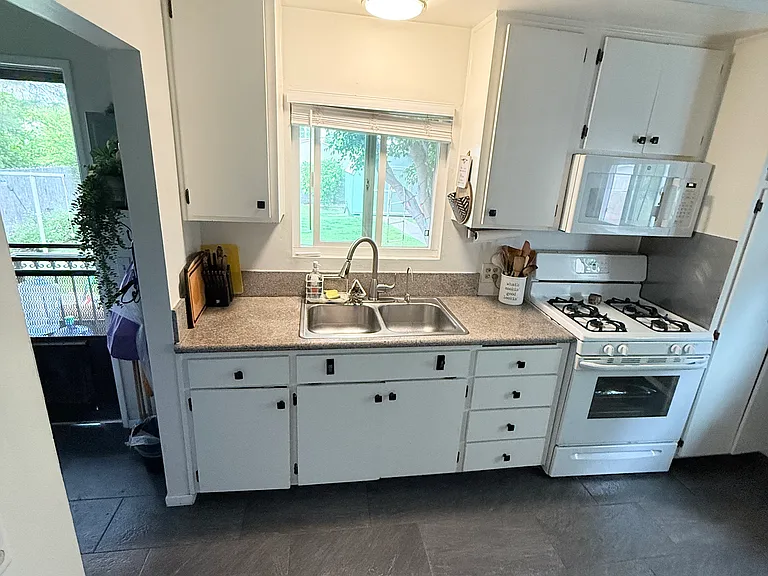 1015 Pitman Ave — Photo 6