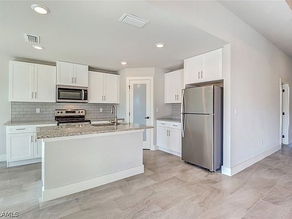 4th image of 1718 NE 33rd Terrace Cpe