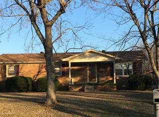 842 Luttrell Ave, Smithville, TN 37166