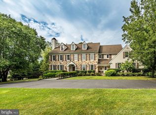 33 Greenbriar Cir, Malvern, PA 19355