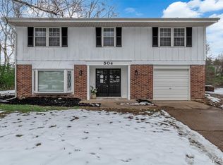 504 Thornlea Ct, Ballwin, MO 63011