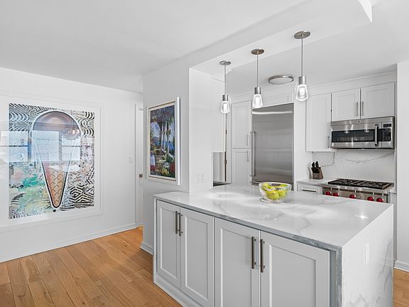 3rd image of 201 E 66th St APT 8L