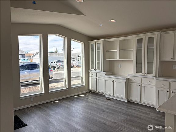4th image of 856 N Rock Rose Avenue