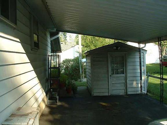 3rd image of 3355 N Manor Ct
