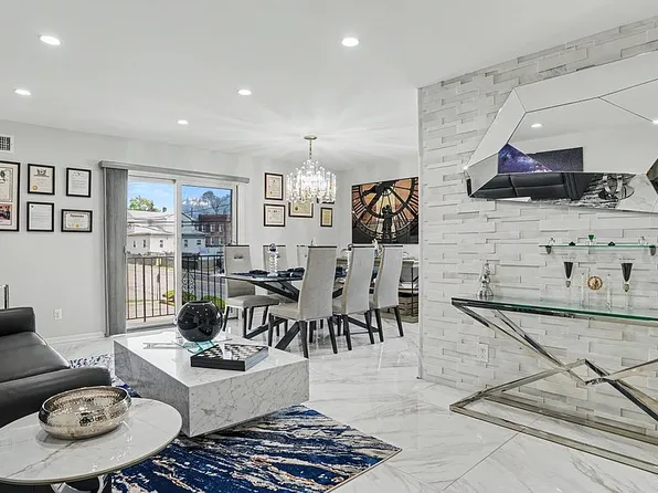 825 Riverside Ave, Lyndhurst, NJ 07071