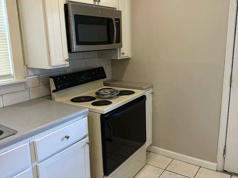 2521 Palomino Ln — Photo 6