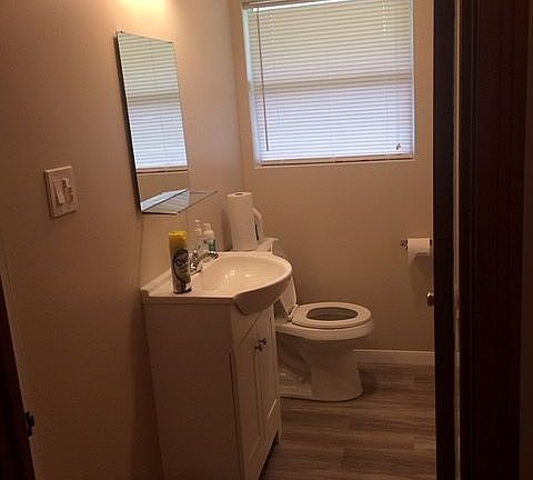 4th image of 1327 W Kent Dr
