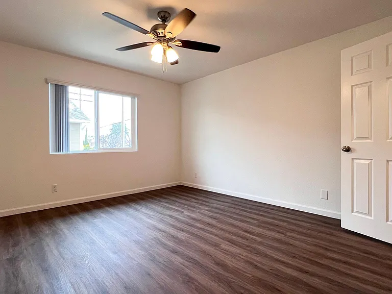 134 S Western Ave #20 — Photo 7