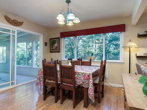 4th image of 4790 Creekside Dr