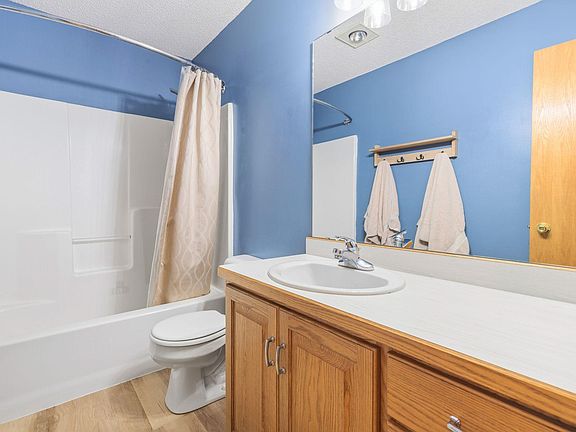 5th image of 303 Harriman St